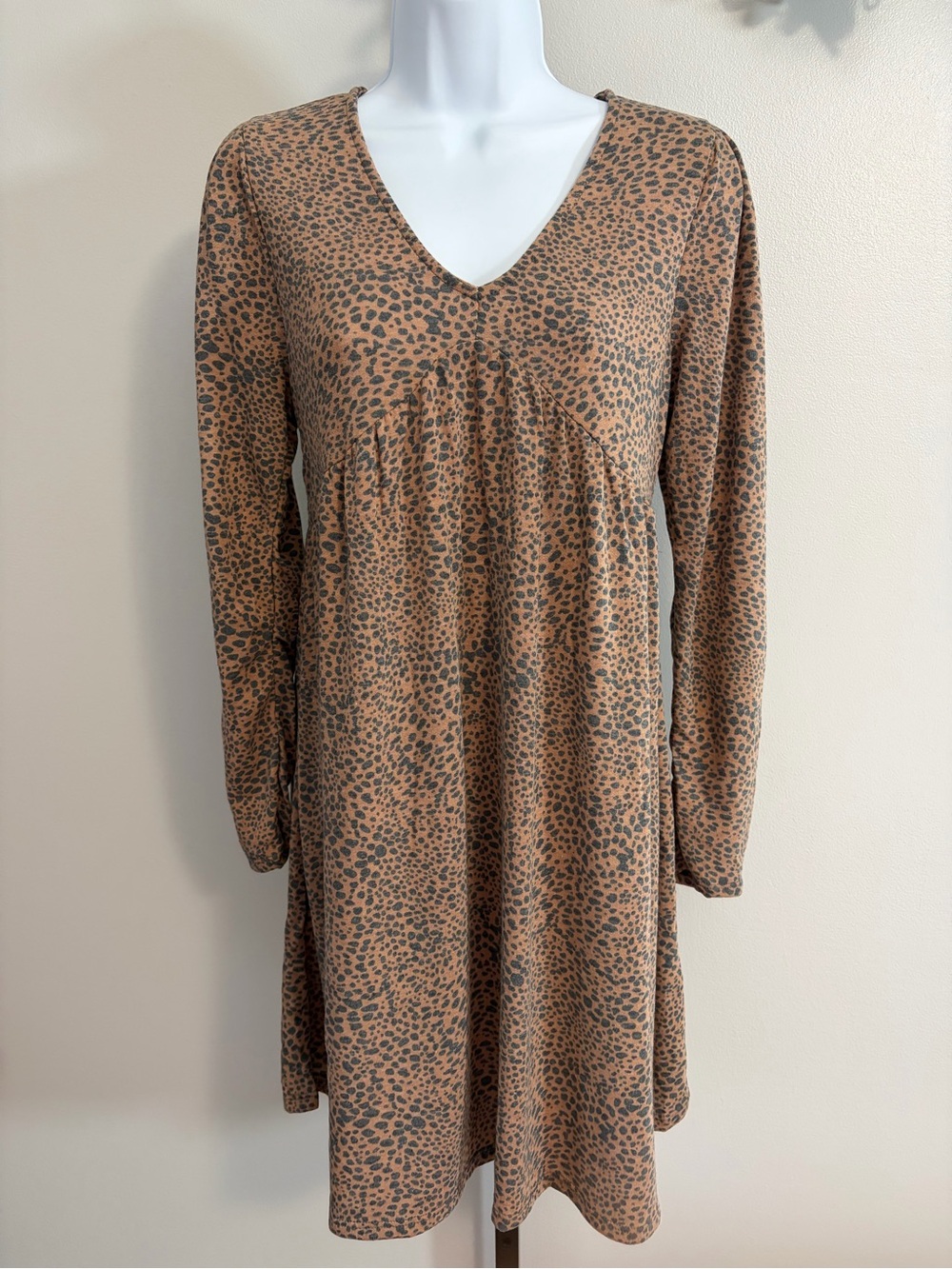 NWOT Emerald Brown Leopard Print Long Sleeve V-Neck Dress